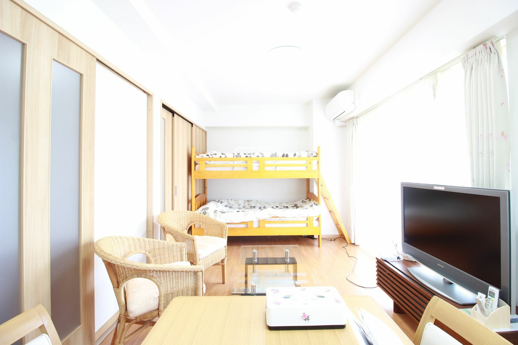 Patio Kyobashi Apartment Osaka Bagian luar foto