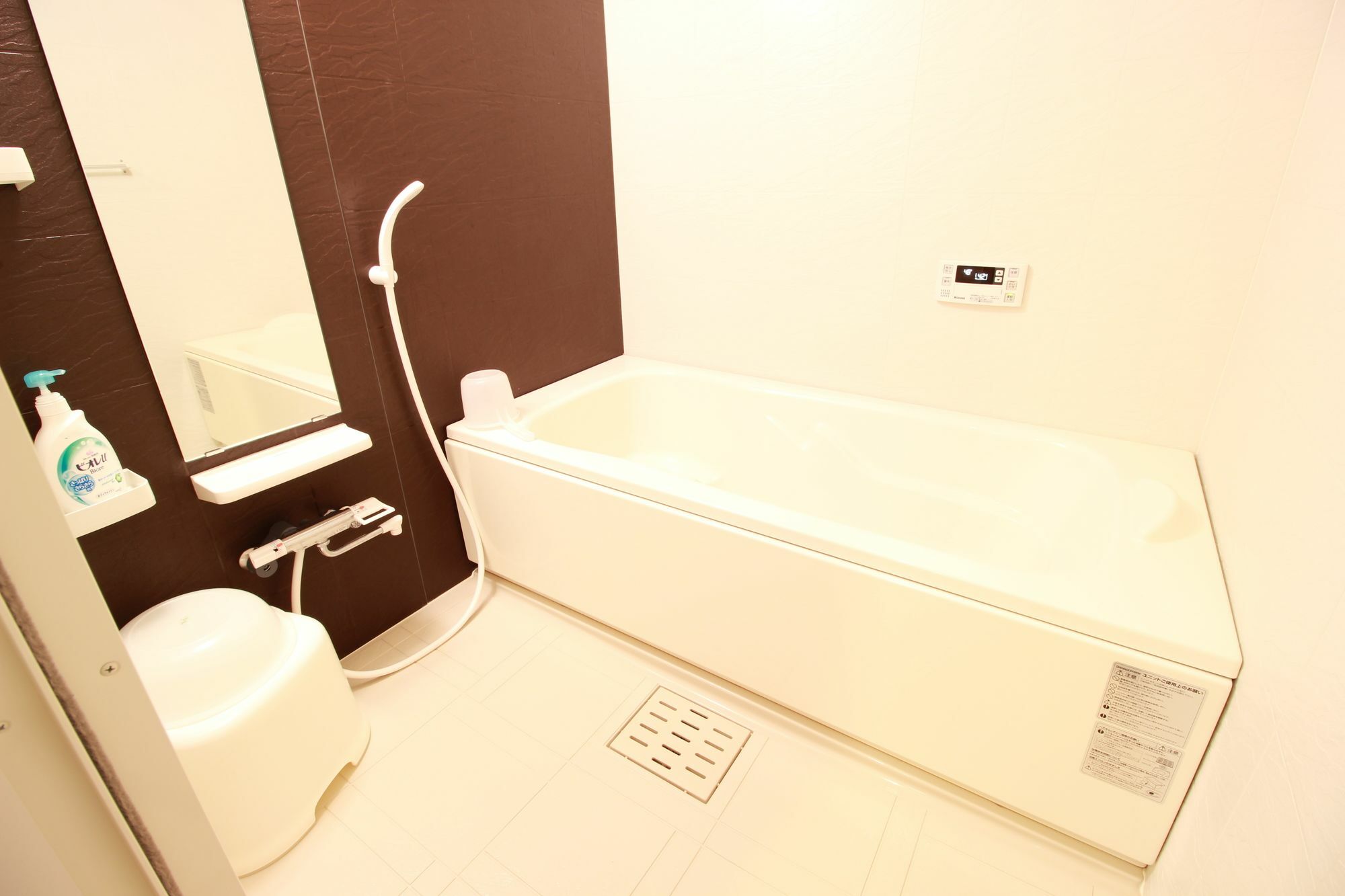 Patio Kyobashi Apartment Osaka Bagian luar foto